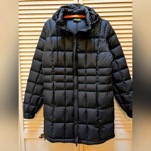 EUC HiTec Black Quilted Puffer Coat, Light Down Fill. "Madison Avenue" Size M.